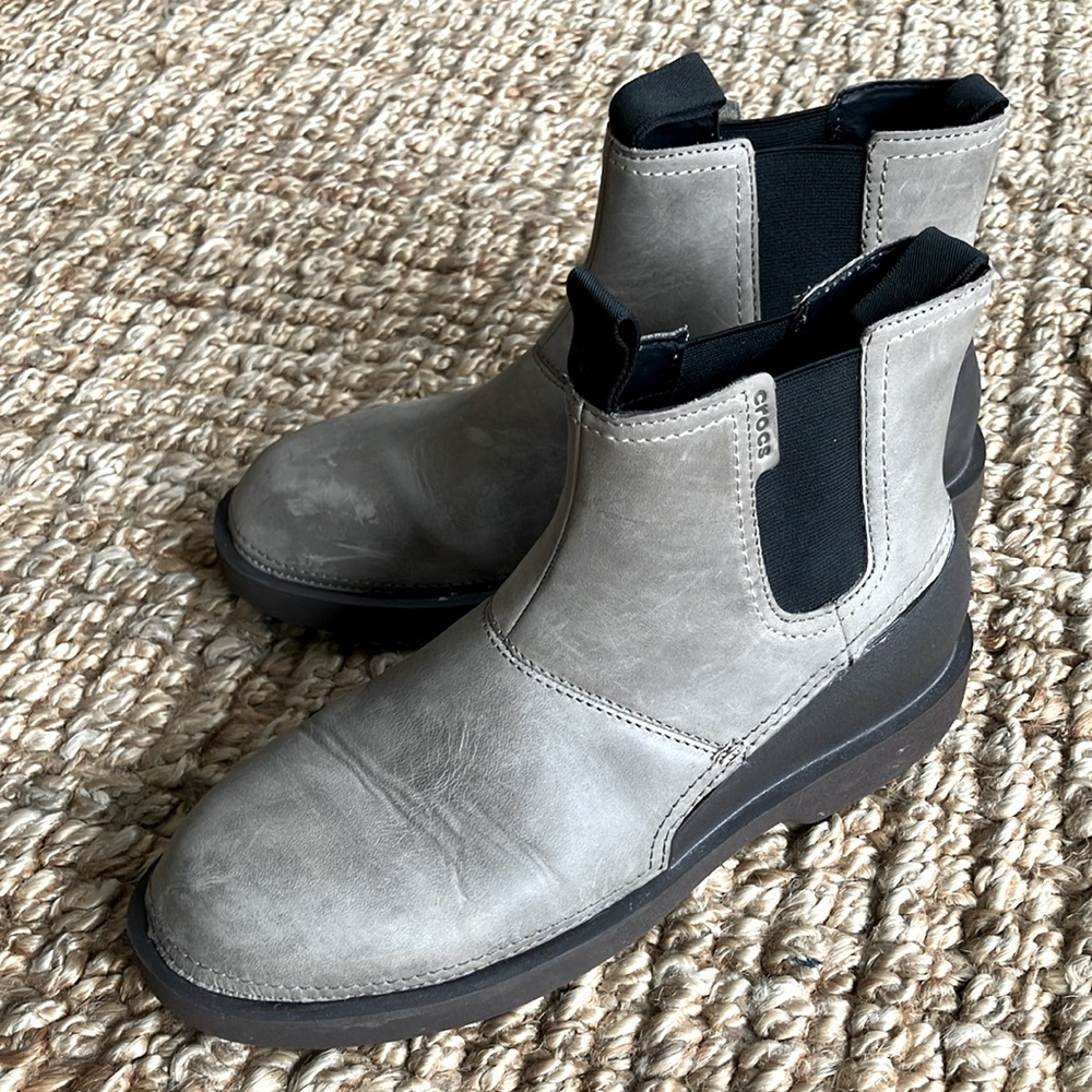 Crocs men’s boots M10 leather